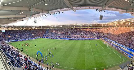 Ein Schmuckkästchen für mehr als 34000 Fans. Das neue Stadion hat nichts mehr mit dem alten, zugigen Wildpark vergangener Jahre zu tun.
Foto: Florian Huber
