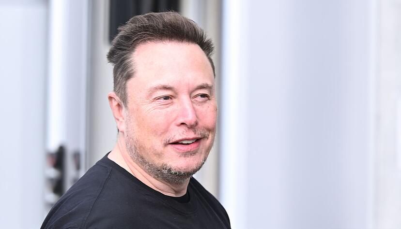 Elon Musk will, dass Apple netter zu seinen Apps ist. (Archivbild)