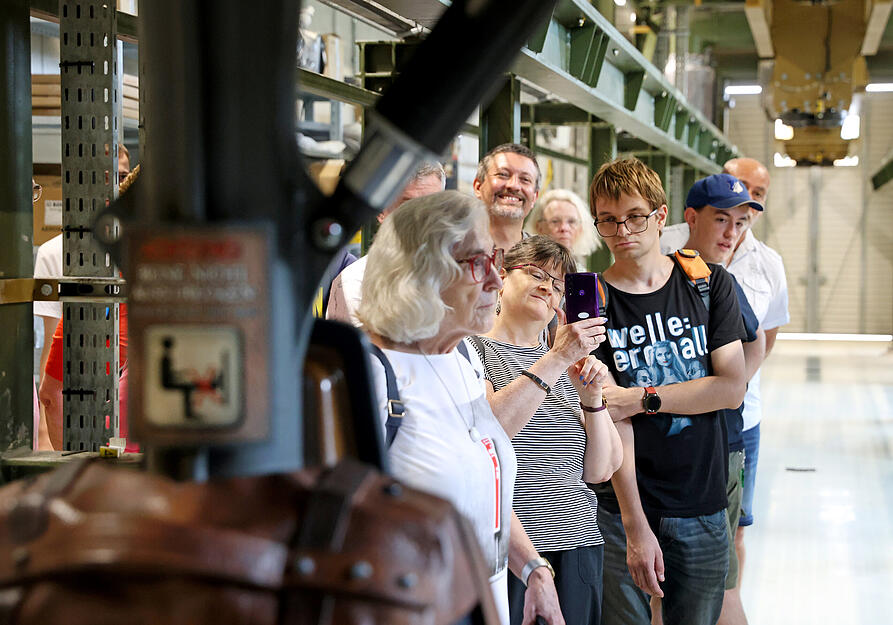 Im Erlebnispark Tripsdrill in Cleebronn bekamen die Stimme-Leser exklusive Einblicke und Informationen zum Ablauf hinter den Kulissen. Im Erlebnispark Tripsdrill in Cleebronn bekamen die Stimme-Leser exklusive Einblicke und Informationen zum Ablauf hinter den Kulissen.