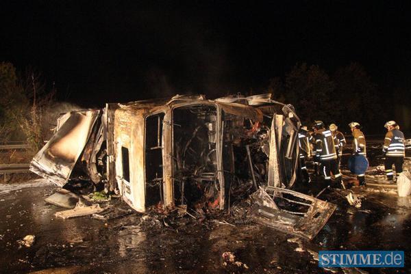 Vier Tote bei Unfall auf A6 | 03.11. Vier Tote bei Unfall auf A6 | 03.11.