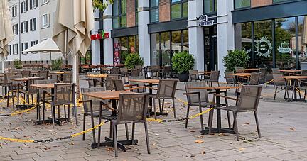 Ein trostloses Bild: Seit Ende 2020 hat die Gastronomie geschlossen. Für einen Re-Start für viele Bereiche stellt Heilbronn eine Million Euro zur Verfügung.
Foto: Archiv/Berger
