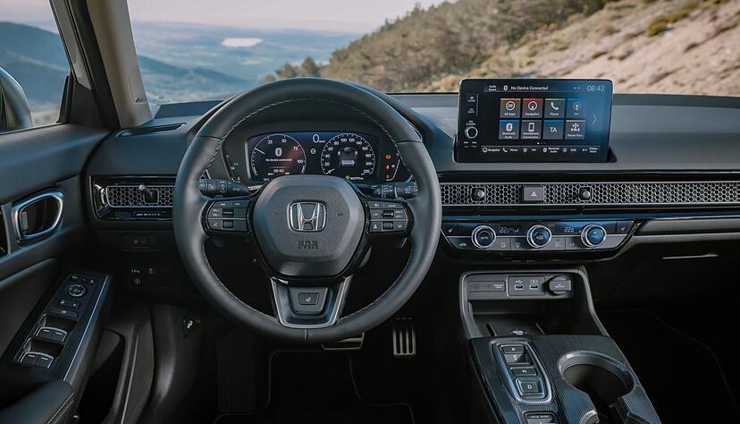 Bei digitaler Ausstattung und Ambiente entspricht der Honda Civic etwa dem Klassenstandard. Bei digitaler Ausstattung und Ambiente entspricht der Honda Civic etwa dem Klassenstandard.