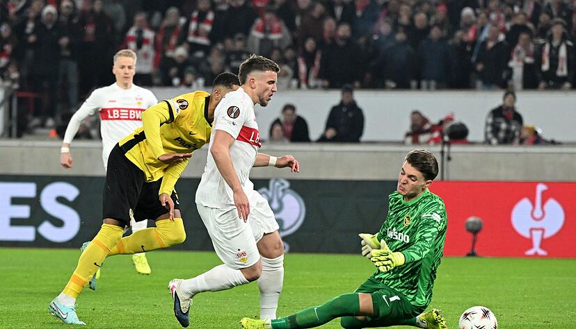 Auf Vorlage von Deniz Undav legte Ermedin Demirovic zum 2:0 nach. Auf Vorlage von Deniz Undav legte Ermedin Demirovic zum 2:0 nach.