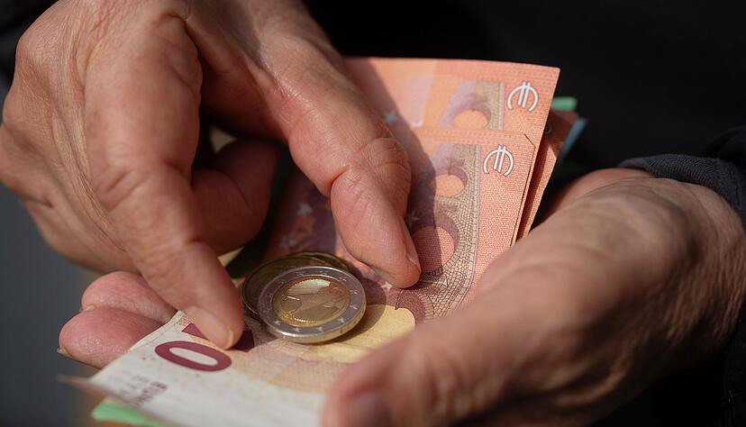 Wer im Alter nur auf die gesetzliche Rente z&auml;hlen kann, muss in Zukunft wom&ouml;glich noch mehr rechnen als bisher. (Symbolbild)