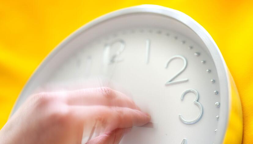 Die Sommerzeit beginnt am letzten Sonntag im M&auml;rz. In der Nacht von Samstag auf Sonntag werden die Uhren um 2 Uhr um eine Stunde auf 3 Uhr vorgestellt. (Symbolbild)