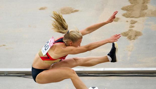 Lilli Schwarzkopf liegt nach Weitsprung und Speerwurf auf Rang neun. Lilli Schwarzkopf liegt nach Weitsprung und Speerwurf auf Rang neun.