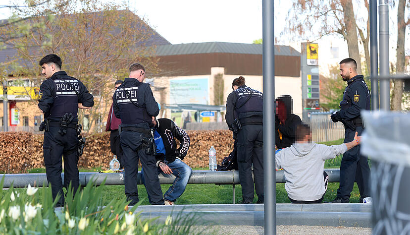 Die Polizei war auch am Mittwoch im Heilbronner Stadtgarten mit erhöhter Präsenz unterwegs.
