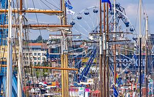 Tradition: Zahlreiche Segelschiffe legen alljährlich zur Hanse Sail in Rostock an.