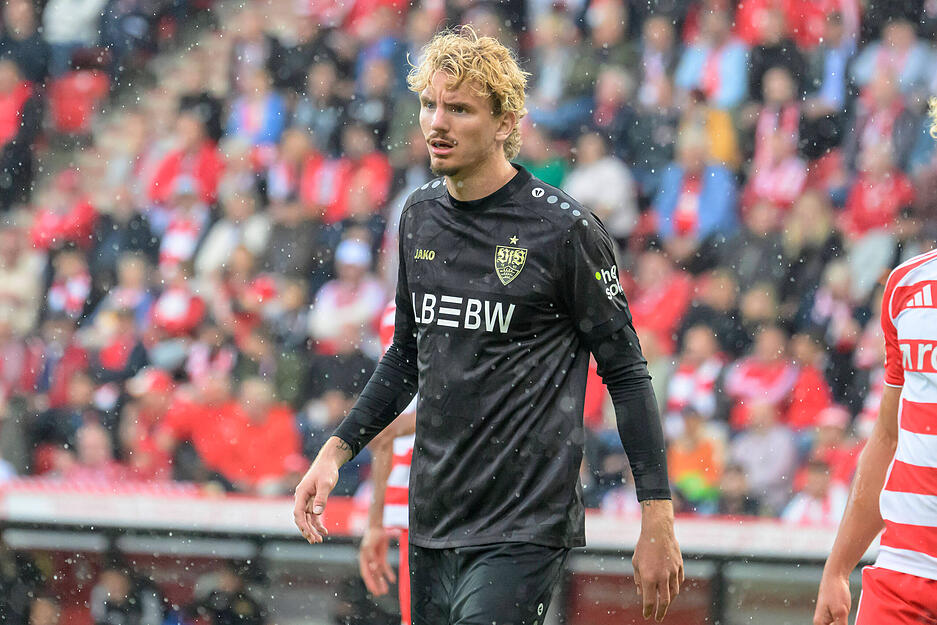 Nick Woltemade: Hat wie schon im Supercup ein schweren Stand. Steckt den Ball stark auf Karazor durch vor dessen Mega-Chance. Sonst kaum zu sehen – in die Nachspielzeit. Da trifft Woltemade, steht aber im Abseits. Note: 4