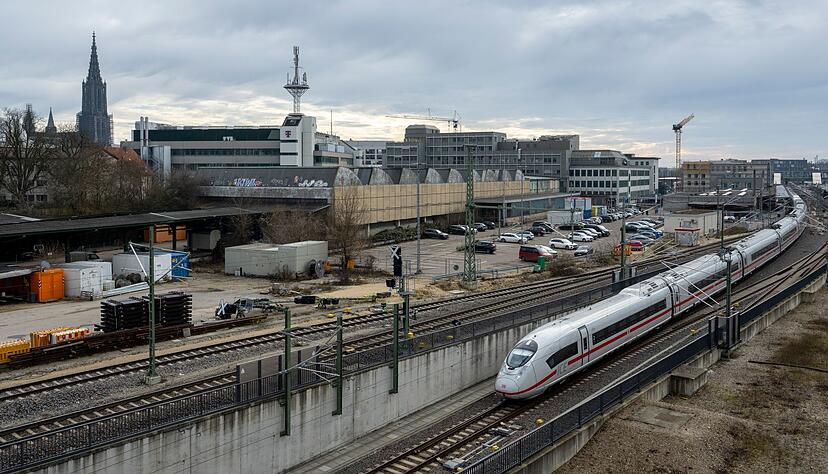Seit heute rollen die Fernz&uuml;ge am Ulmer Hauptbahnhof wieder. (Archivbild)