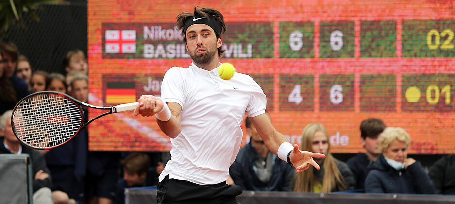 2016: Nikoloz Basilashvili siegt mit einer ganz starken Vorstellung gegen Jan-Lennard Struff.