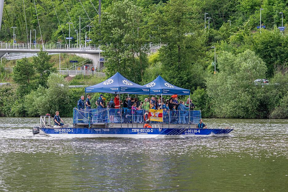 Das THW zeigte bei seinem Jubil&auml;um, wie im Ernstfall eine Br&uuml;cke entsteht.