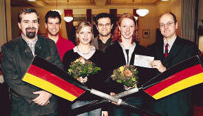 Freuen sich über die Erfolge im Rudern: Thomas Müller, Uwe Hallm, Kerstin Hartmann, Marco Haaf, Katrin Reinert und Bernhard Münzing (von links).
          Foto: Ralf Seidel Freuen sich über die Erfolge im Rudern: Thomas Müller, Uwe Hallm, Kerstin Hartmann, Marco Haaf, Katrin Reinert und Bernhard Münzing (von links).
          Foto: Ralf Seidel