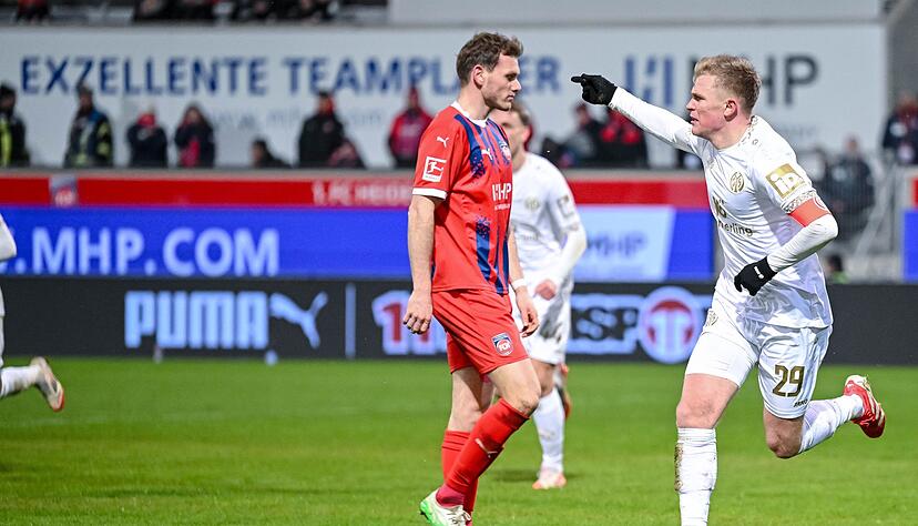 Burkardt stand erstmals nach seiner Oberschenkelverletzung wieder in der Startelf und war direkt wieder  Torsch&uuml;tze.