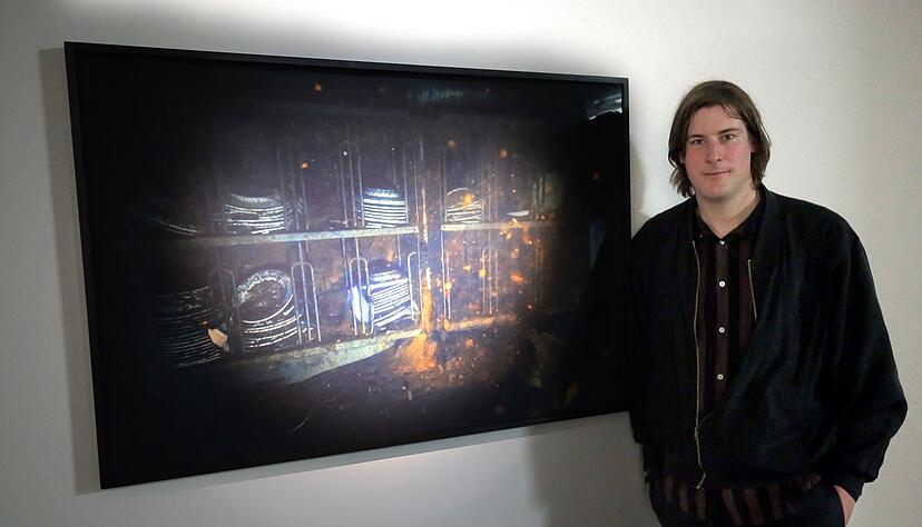 Der schweizerische Künstler Julian Charrière ist laut Kunstkompass einer der «Stars von morgen». Der schweizerische Künstler Julian Charrière ist laut Kunstkompass einer der «Stars von morgen».