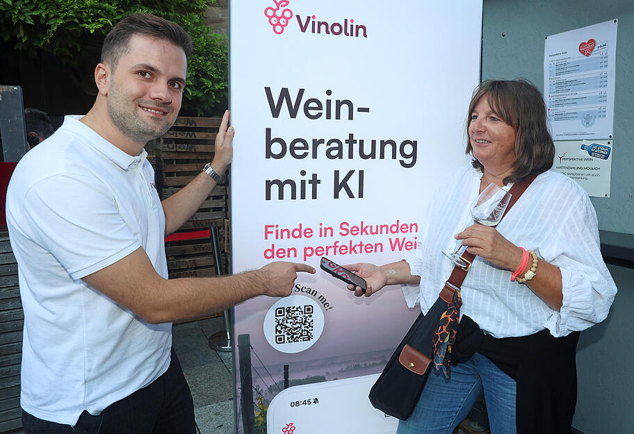 Auch in diesem Jahr gibt es einige Neuerungen auf dem Weindorf. In diesem Jahr gibt es exklusive Beratung mithilfe von Künstlicher Intelligenz.