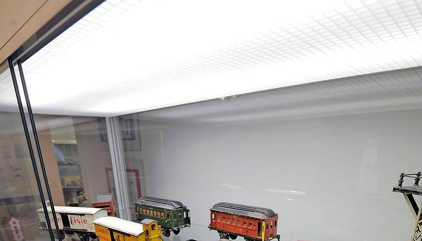 Diese Eisenbahn wurde von der Firma Märklin generalüberholt. Diese Eisenbahn wurde von der Firma Märklin generalüberholt.