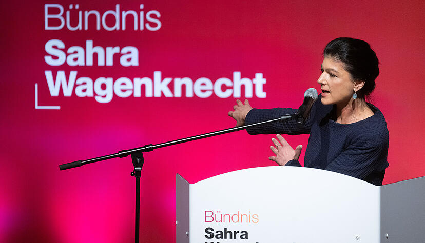04.02.2025, Baden-Württemberg, Stuttgart: Sahra Wagenknecht, Bundesvorsitzende des BSW, spricht auf einer Wahlkampfveranstaltung ihres Bündnisses im Kultur- und Kongresszentrum Liederhalle. Foto: Marijan Murat/dpa +++ dpa-Bildfunk +++ 04.02.2025, Baden-Württemberg, Stuttgart: Sahra Wagenknecht, Bundesvorsitzende des BSW, spricht auf einer Wahlkampfveranstaltung ihres Bündnisses im Kultur- und Kongresszentrum Liederhalle. Foto: Marijan Murat/dpa +++ dpa-Bildfunk +++