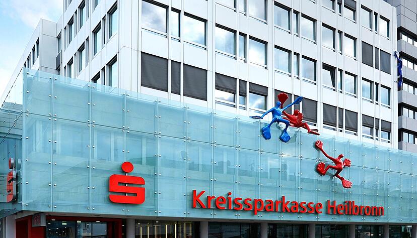 Die Kreissparkasse Heilbronn entwickelt sich trotz zahlreicher Herausforderungen weiterhin sehr stabil. Strafzinsen erhebt das Institut nun nicht mehr.