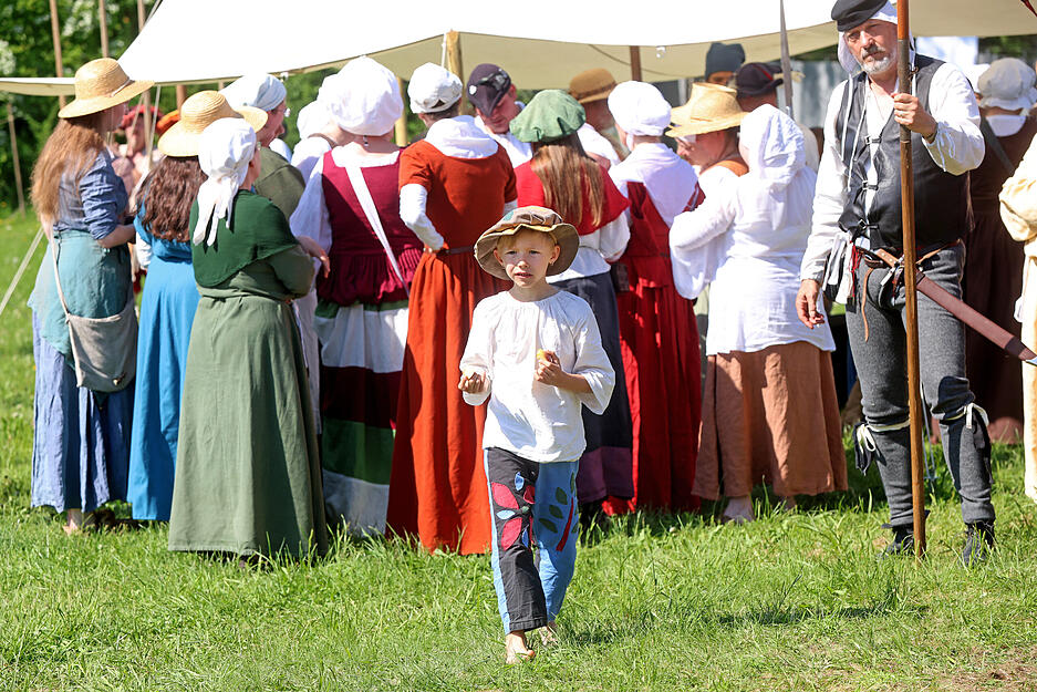 200 Darsteller wollen ein historisch bedeutsames Ereignis w&auml;hrend des Bauernkriegs an Originalschaupl&auml;tzen nachzeichnen.