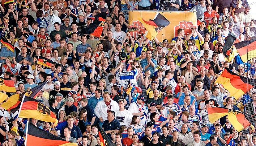 4000 Zuschauer waren am 17. April 2004 zum Eishockey-Länderspiel zwischen Deutschland und Österreich ins Heilbronner Eisstadion gekommen. Ein zweites im April 2020 gegen Tschechien fiel der Pandemie zum Opfer. Foto: Archiv 4000 Zuschauer waren am 17. April 2004 zum Eishockey-Länderspiel zwischen Deutschland und Österreich ins Heilbronner Eisstadion gekommen. Ein zweites im April 2020 gegen Tschechien fiel der Pandemie zum Opfer. Foto: Archiv
