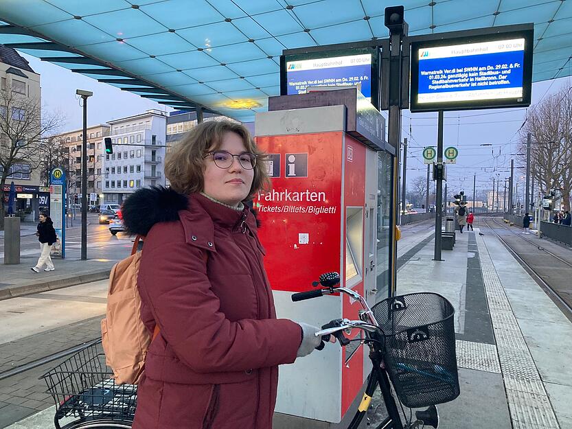 Fahrgäste wie Carina Kin sind nicht begeistert. Sie musste am Donnerstagmorgen zur Arbeit.