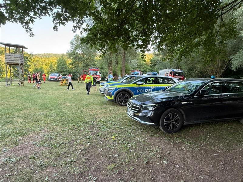 Zahlreiche Rettungskräfte suchen am Katzenbachsee bei Zaberfeld nach dem Mann. Zahlreiche Rettungskräfte suchen am Katzenbachsee bei Zaberfeld nach dem Mann.
