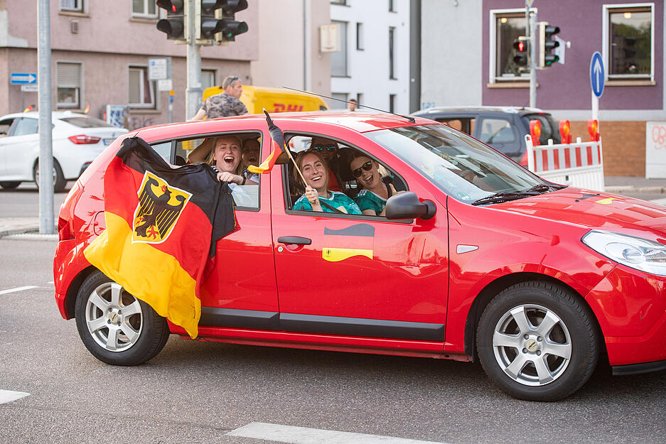 So feiert Heilbronn das 4:2 gegen Portugal So feiert Heilbronn das 4:2 gegen Portugal