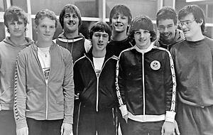 Spfr-Schwimmer um 1980 (von links): Michael Maisack, Stefan Sell, Peter Fischer, Matthias Brecht, Ralf Schoch, Andreas Seifert, Andreas Behrend und Georg Meckl.
