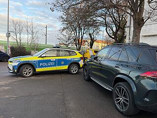 Mehrere Streifenwagen r&uuml;ckten am Freitagmorgen zum S&uuml;lmertor in Heilbronn aus.