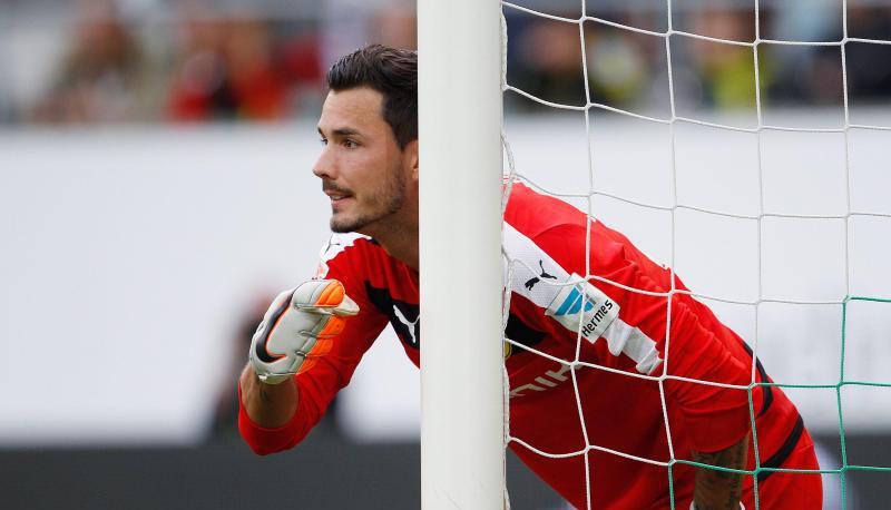 Roman B&uuml;rki steht beim BVB im Tor. Foto: Eddy Risch