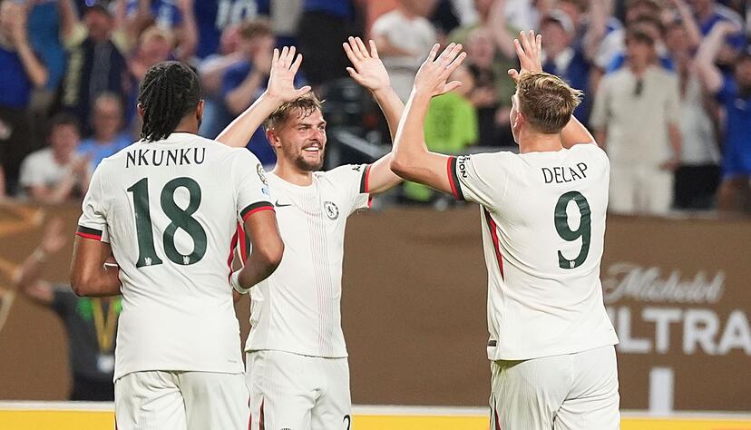 Der FC Chelsea zog nach einem problemlosen Erfolg gegen Espérance Tunis ins Achtelfinale der Club-WM ein. Der FC Chelsea zog nach einem problemlosen Erfolg gegen Espérance Tunis ins Achtelfinale der Club-WM ein.