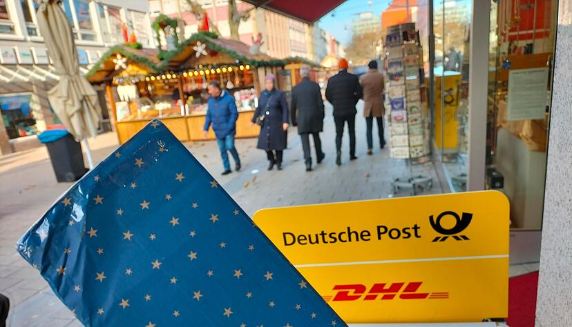 In der DHL-Paketstation bei Tabak Sasse in der S&uuml;lmerstra&szlig;e herrscht gerade viel Betrieb.