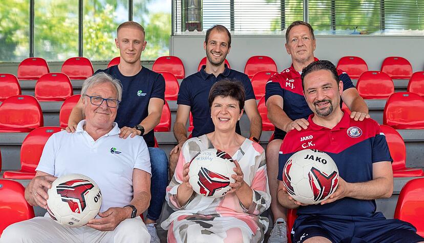 Dietmar Pf&auml;hler (vorne v.l.), Karin Sch&uuml;ttler, Can Kara, Yannick Roos (hinten v.l.), Dominik Hager und Markus Junker wollen die Jugend nach vorne bringen.
