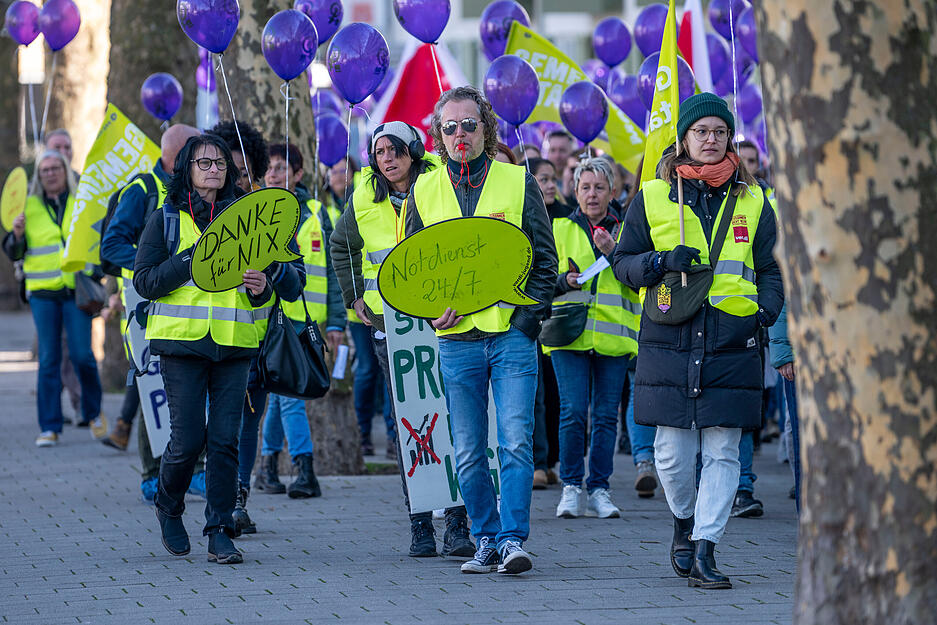 Danach zogen die Demonstranten Richtung Innenstadt. Danach zogen die Demonstranten Richtung Innenstadt.