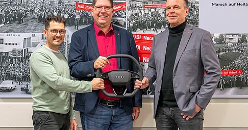 Rainer Schirmer (rechts) kandidiert nicht mehr f&uuml;r den Audi-Betriebsrat. Spitzenkandidaten sind bei der Wahl am 12. M&auml;rz Robin L&ouml;rcher (links) und Alexander Reinhart (Mitte).