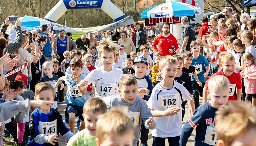 Aufnahme vom Lindenlauf aus dem vergangenen Jahr: Der Lauf lockt in der Regel Sportfans aller Altersklassen nach Neuenstadt. Aufnahme vom Lindenlauf aus dem vergangenen Jahr: Der Lauf lockt in der Regel Sportfans aller Altersklassen nach Neuenstadt.