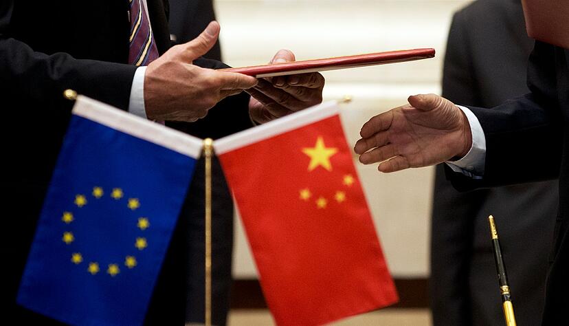 Annäherung nach Jahren des Streits? China hebt nach Angaben des Europäischen Parlaments Sanktionen auf. (Symbolbild) Annäherung nach Jahren des Streits? China hebt nach Angaben des Europäischen Parlaments Sanktionen auf. (Symbolbild)