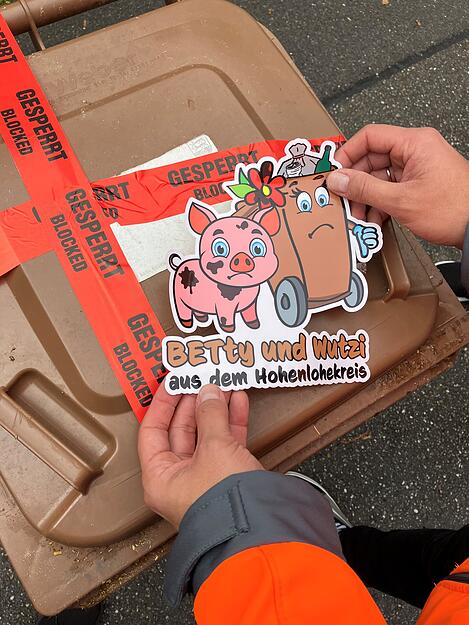 Ein weiterer Aufklebt gibt klar und deutlich zu verstehen: So nicht.