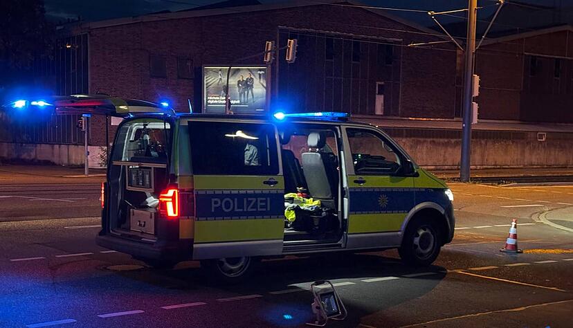 Die Polizei ermittelt nach dem tödlichen Unfall in Heilbronn. Die Polizei ermittelt nach dem tödlichen Unfall in Heilbronn.