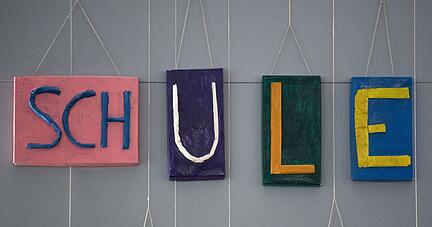 Generalsekret&auml;rin Wiebke Maibaum von der Bundessch&uuml;lerkonferenz sagt, dass die vom Bundeselternrat empfohlene Kleiderordnung die Selbstbestimmung und Pers&ouml;nlichkeitsentfaltung untergr&auml;bt und zu mehr Konfliktpotenzial f&uuml;hrt.