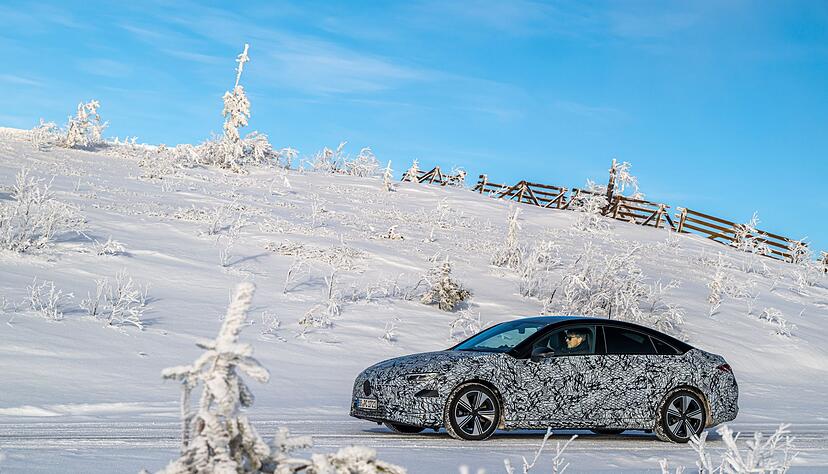 Testfahrt in Schweden: Der Mercedes CLA soll mit einem neuen Antrieb Maßstäbe bei der Effizienz setzen. Testfahrt in Schweden: Der Mercedes CLA soll mit einem neuen Antrieb Maßstäbe bei der Effizienz setzen.