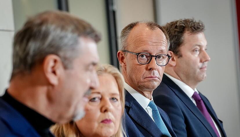 Stromkosten für die Industrie senken, Luftverkehrsteuer auch: Die Koalitionsspitzen verkünden ihre Einigung. Stromkosten für die Industrie senken, Luftverkehrsteuer auch: Die Koalitionsspitzen verkünden ihre Einigung.