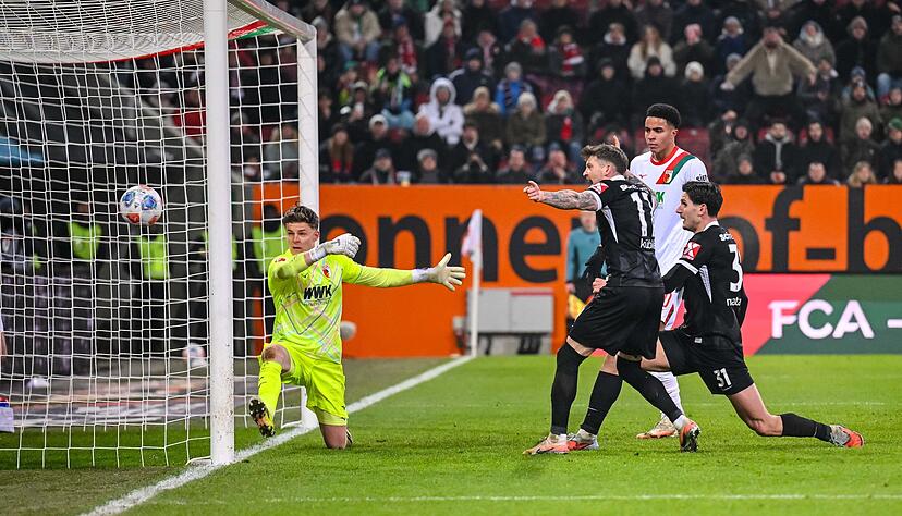 Igor Matanović steht f&uuml;r die Freiburger goldrichtig.