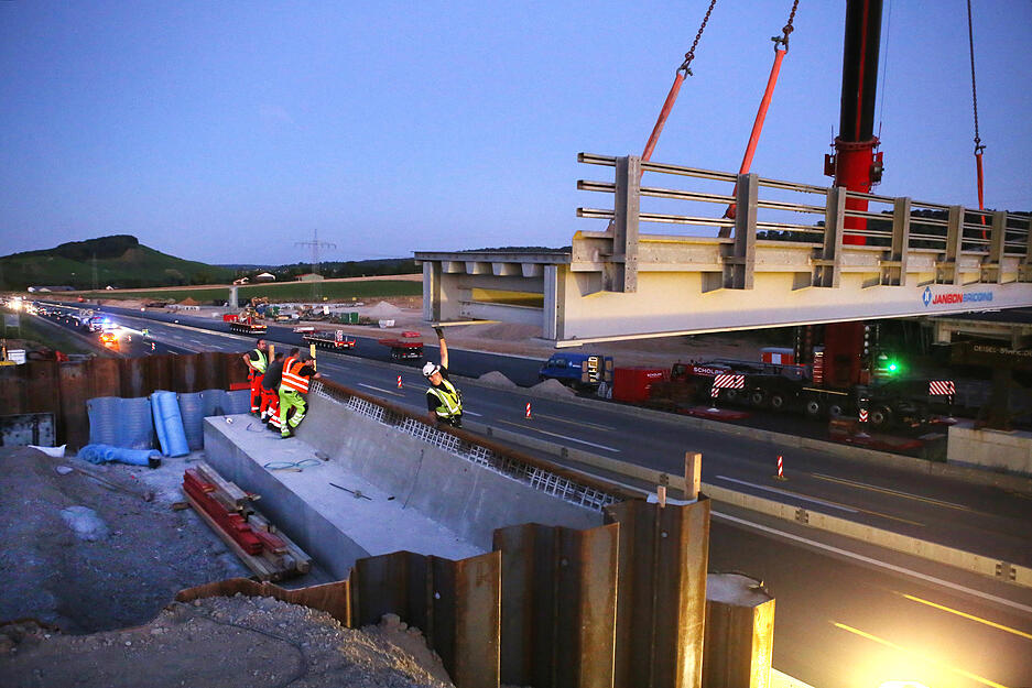 Ersatzbrücke über die Autobahn 6 bei Erlenbach