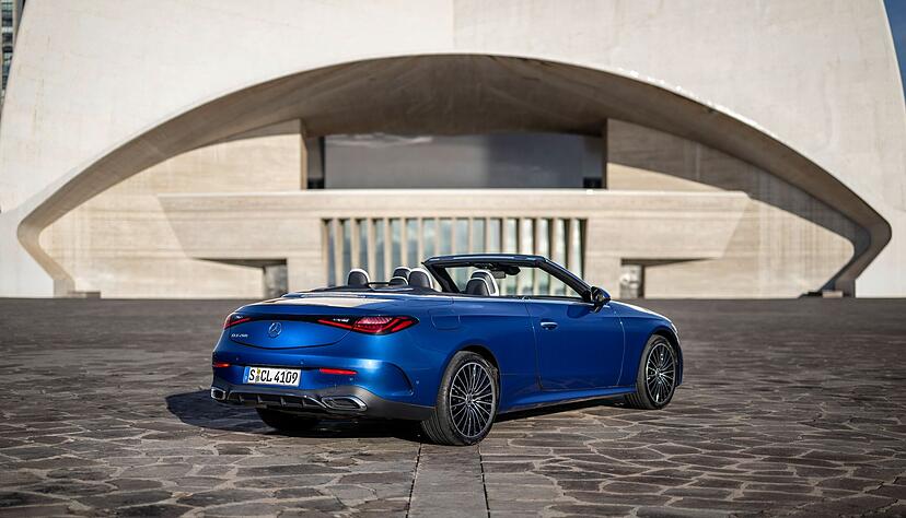 Kein Heckmeck: Der neue Mercedes ist sportlich gezeichnet und zeigt eine knackige R&uuml;ckseite.