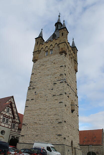 Der markante Turm gilt als Wahrzeichen und zieht Besucher wie Einheimische gleicherma&szlig;en an.