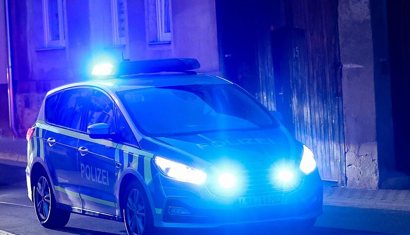 Die Polizei hat zehn mutma&szlig;liche Drogenh&auml;ndler festgenommen (Symbolbild)