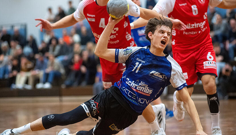 Weinsbergs Nicolas Ehrlich hatte sein Team in Weinstadt beinahe schon auf die Siegerstraße geführt, doch die Gastgeber schlugen am Ende noch zurück. Weinsbergs Nicolas Ehrlich hatte sein Team in Weinstadt beinahe schon auf die Siegerstraße geführt, doch die Gastgeber schlugen am Ende noch zurück.