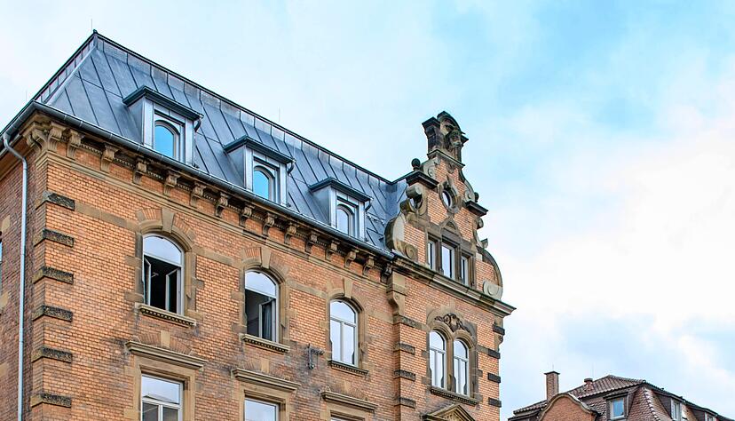 Das ehemalige Schlachthof-Hotel beherbergt nun Schule und Mensa. Das ehemalige Schlachthof-Hotel beherbergt nun Schule und Mensa.